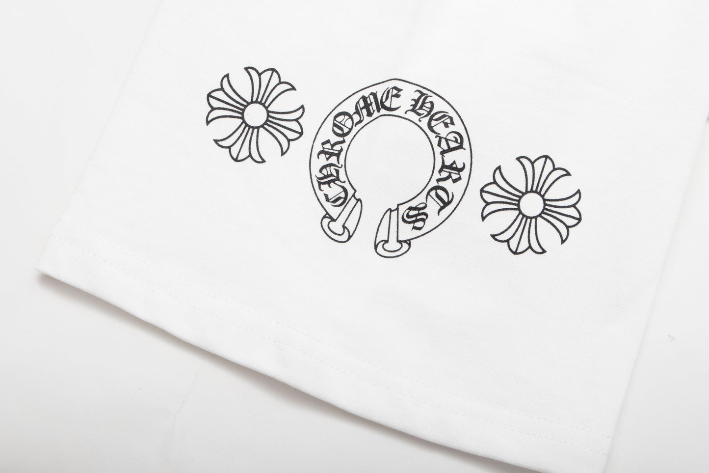 T-shirt Chrome Hearts avec diagramme d'acuité visuelle et poignard K6025